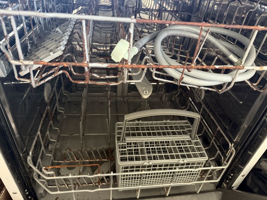 Продам посудомоечную машину
