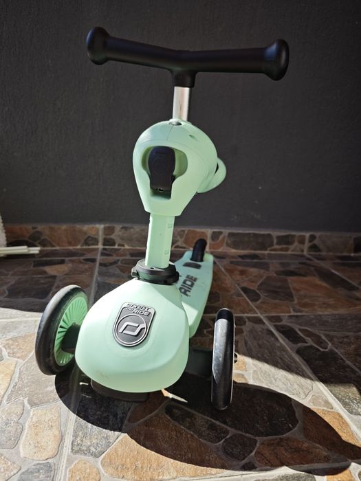 Trotineta scoot and ride împreună cu casca și ghiozdan