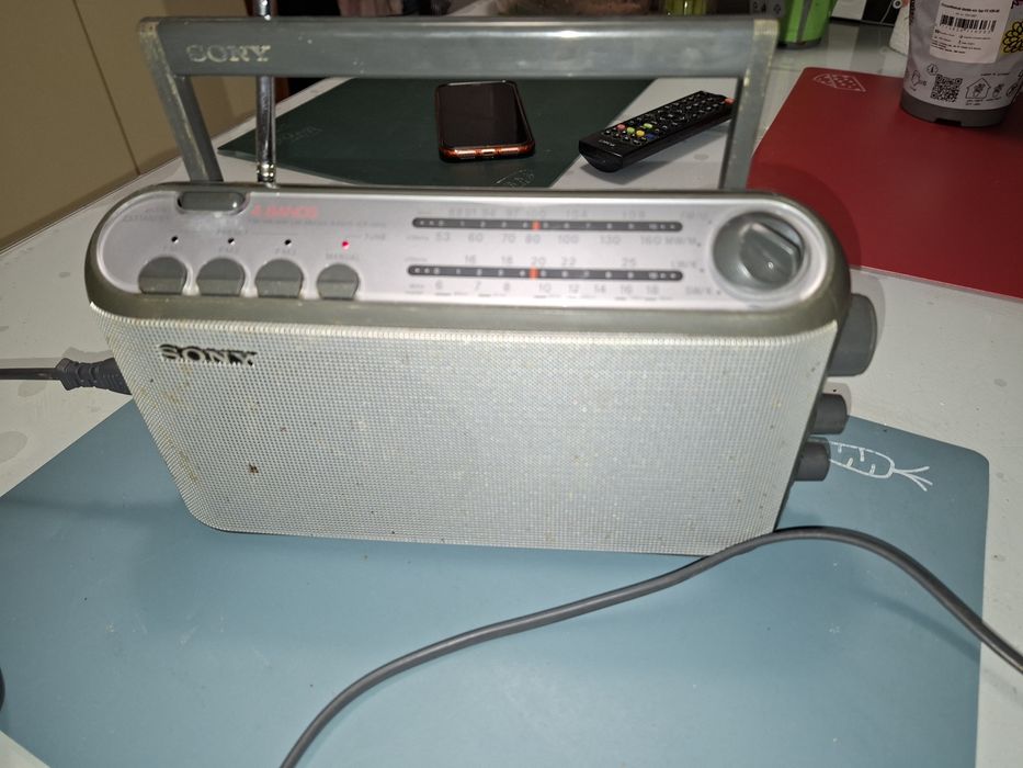 Radio japonez Sony ICF-903L, tuner 4 benzi, 3 canale  programabile