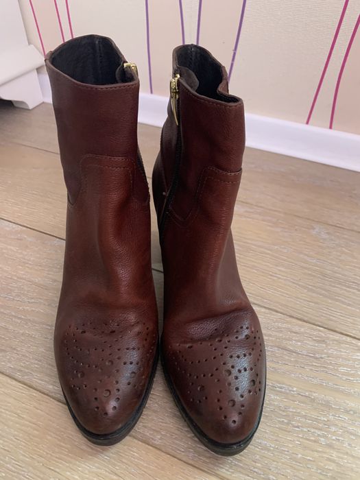 Боти от естествена кожа всичко по 55 лв.