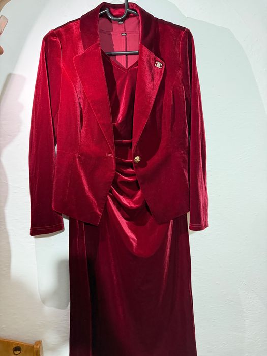 Платья с костюмом