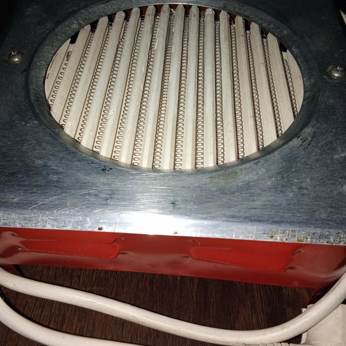 Reșou și radiator electric .