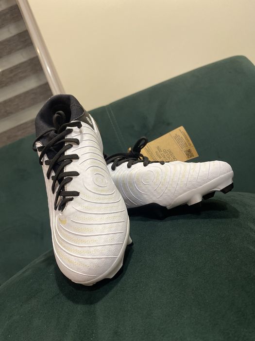 Чисто нови стоножки Nike