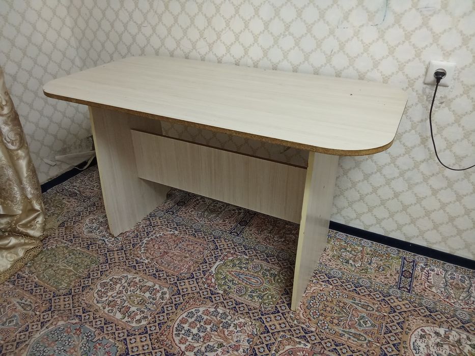 Продам стол в хорошем состоянии