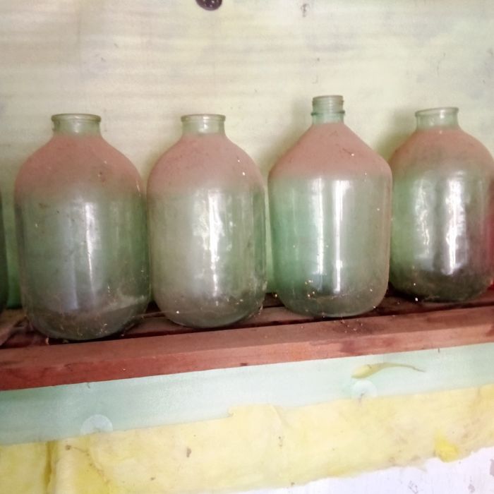 Продам большие бутыли