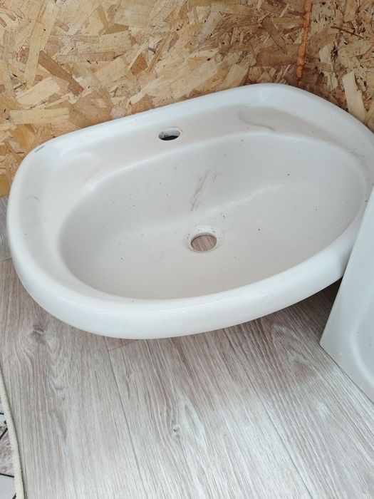 Продам раковину в ванную