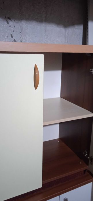 Продавам шкаф с термоплот без забележки 77ш82висок 43дълбок