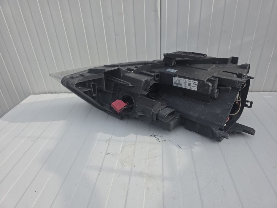 Far dreapta bi-xenon LED Audi Q3 8U original cod 8U0941006