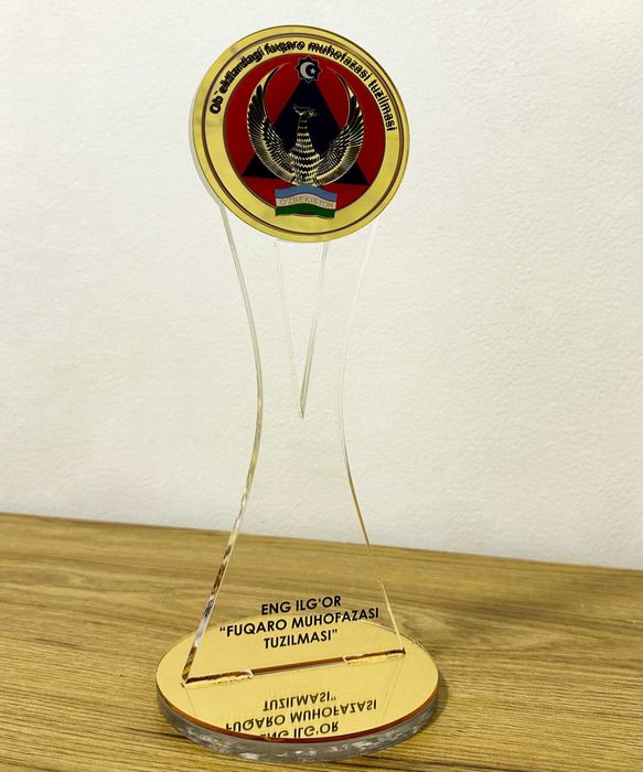 Statuetka | Статуэтка