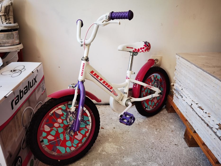 Детски велосипед 16" с помощни колела