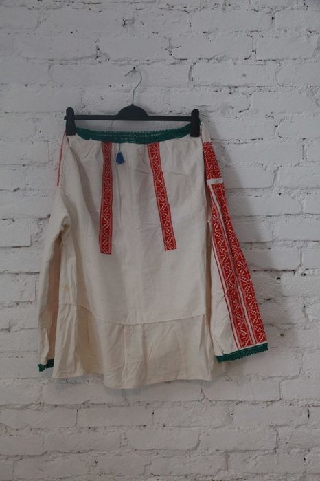 costum popular vechi de 100 de ani