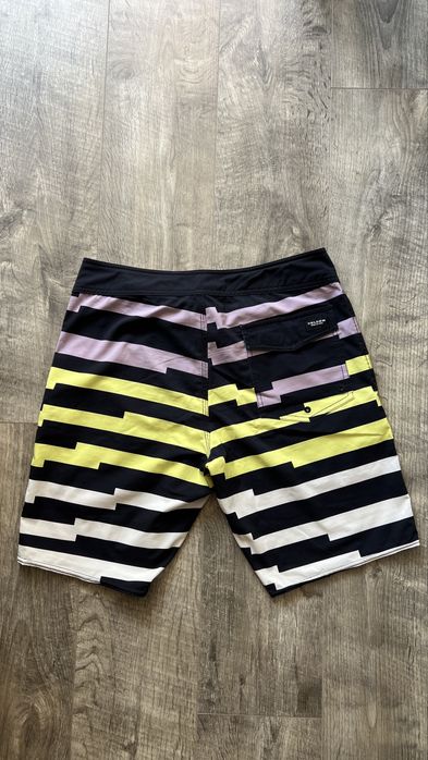 Шорти Volcom и Hurley