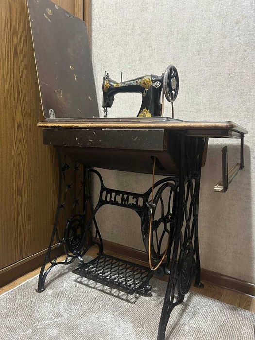 Швейная машинка П.Г.М.З. (металлолом)