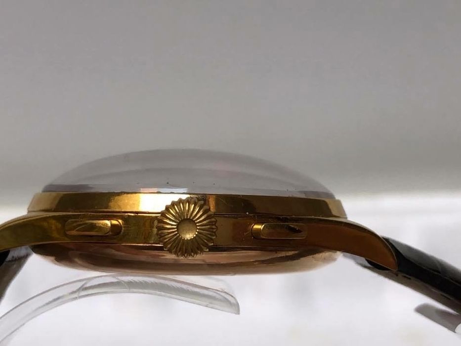 Златен мъжки часовник хронограф от 1950 г.