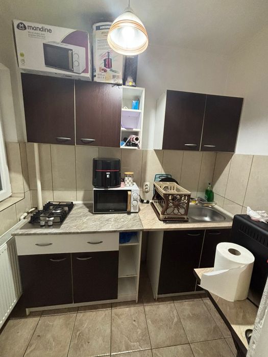 Închiriez  garsoniera