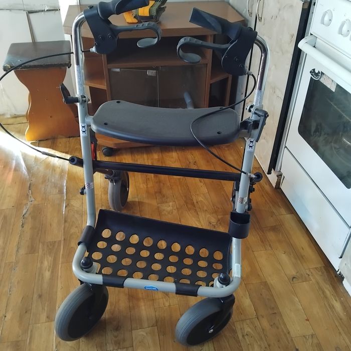 Продам ходунки для взрослых