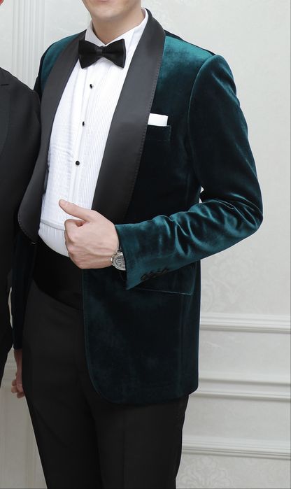 Продам мужской бархатный костюм цвета изумруд
