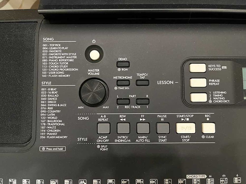 Синтезатор Yamaha PSR-E373