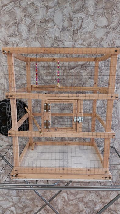 Клетка б/у для попугаев