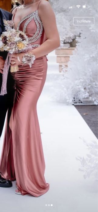 Vand rochie nasa/ocazie