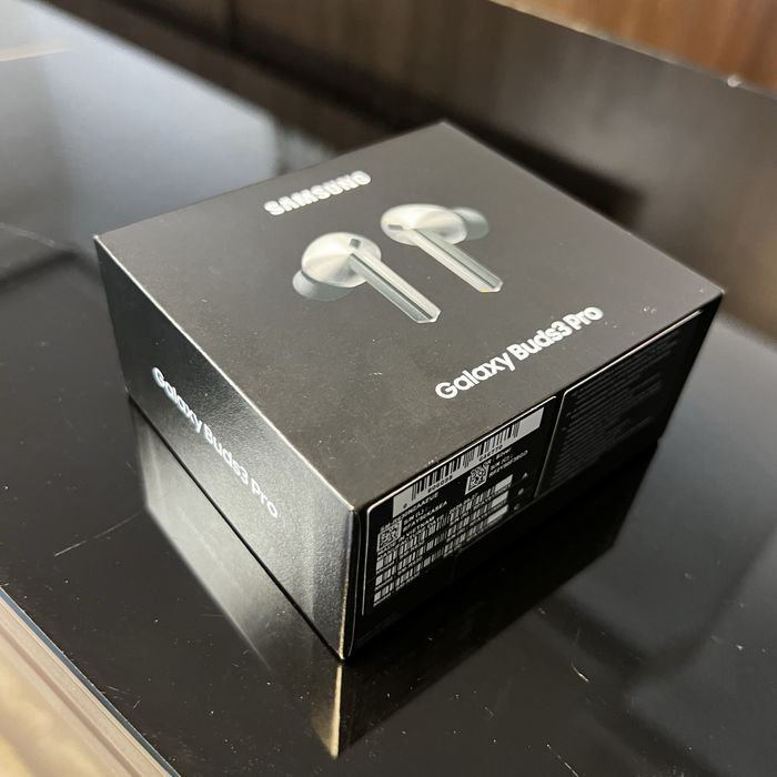 Нови! 2г. гаранция! Samsung Galaxy Buds3 Pro R630, White, Silver