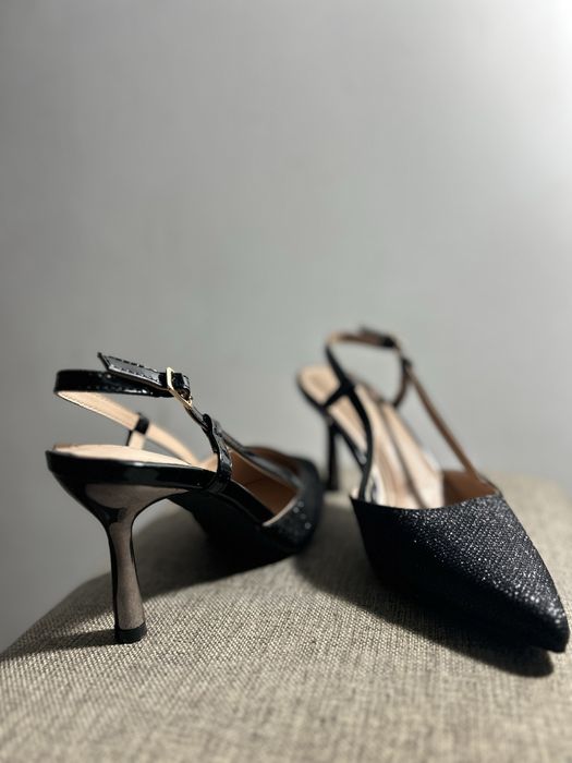 Pantofi negri, eleganti - purtati o singura data