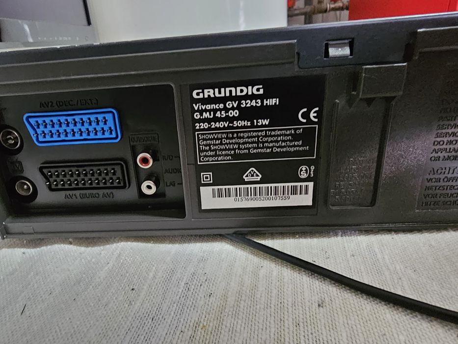 Vând videorecorder Grundig vivance 43