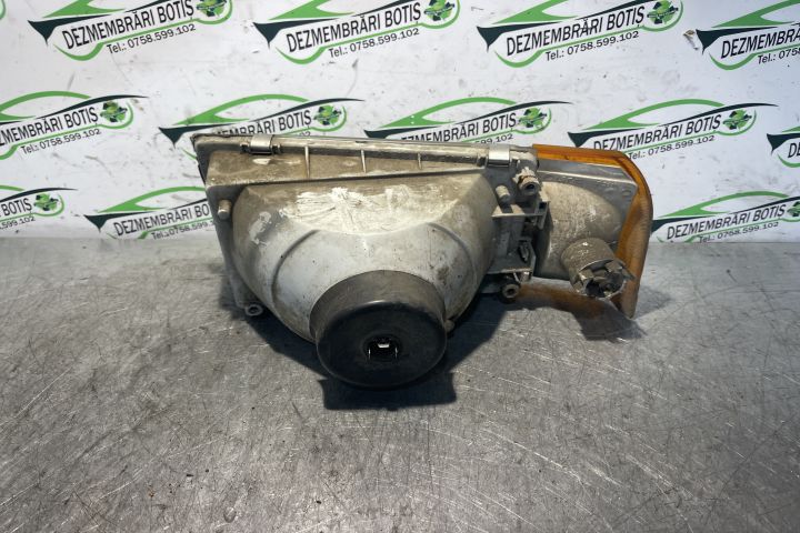 Far dreapta Dacia 1310 prima generatie