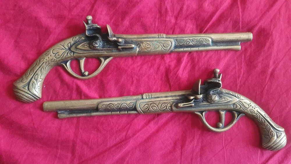 Pistol  bronz pereche