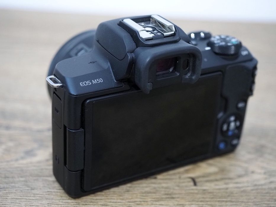 Canon M50 mk I,  Canon 15-45mm