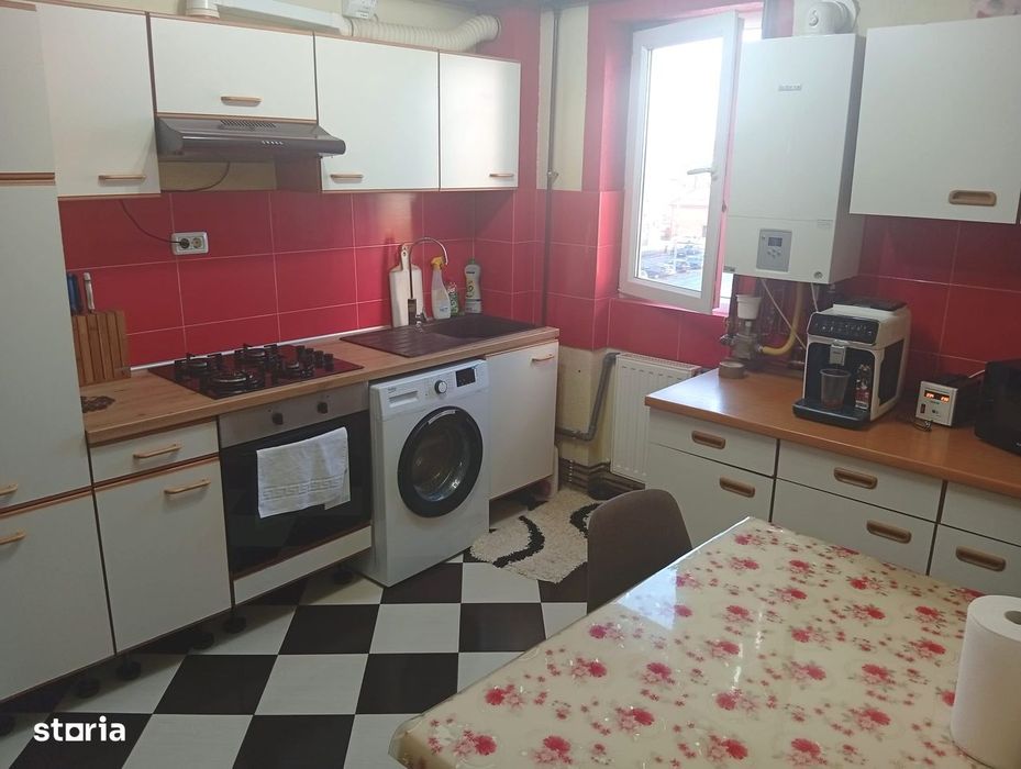 Apartament 3 camere in Gradiste