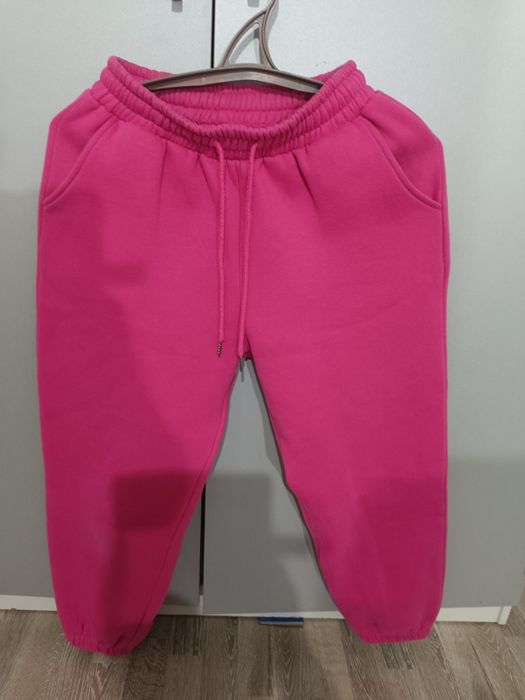 Продам костюмв женские