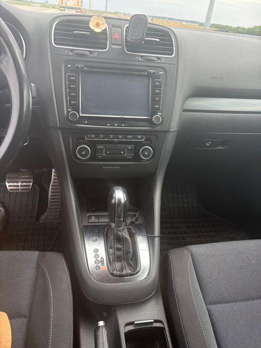 VOLKSWAGEN Golf 2011 — imagine 3