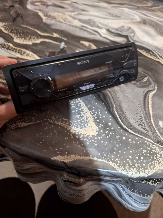 Cd player за кола Sony