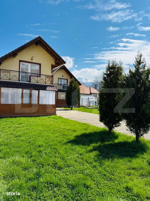 Casa individuala de vanzare, 124 mp – Intrare in Bran, la asfalt