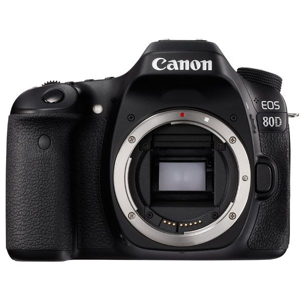 Продается фотоаппарат Canon EOS 80D идеальном состоянии