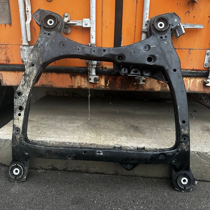 Передная балка Toyota wimdon 20