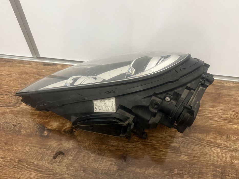 Far dreapta porsche cayenne 7p5.941.752