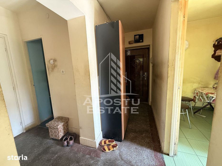 Apartament cu 2 camere de vanzare, zona Circumvalațiunii Timisoara