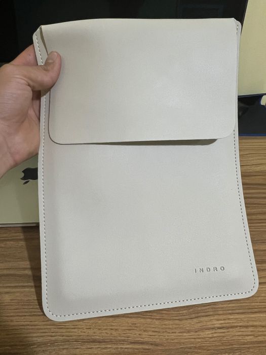 MacBook M2 (8/256GB)