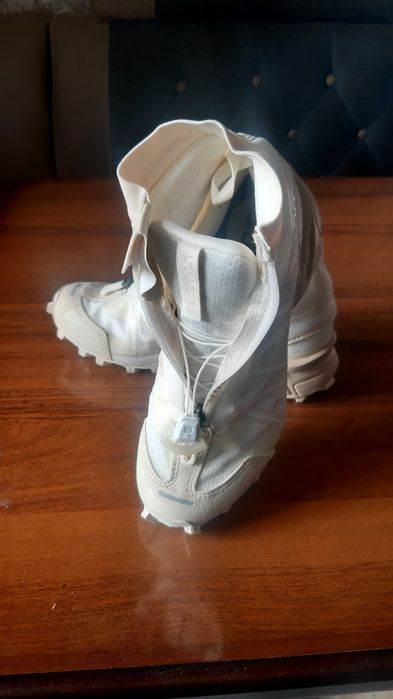 Хазирги уакытта кийетин кызлар красовкасы