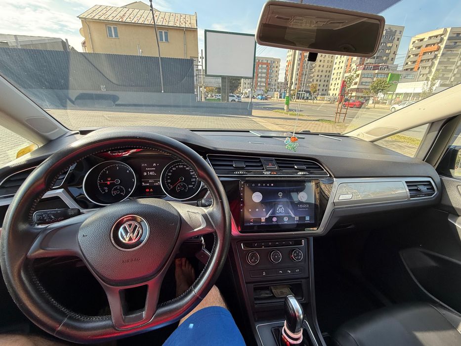 VOLKSWAGEN Touran 2018 — imagine 3