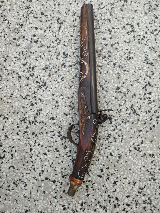 Кремъчен пищов запазен