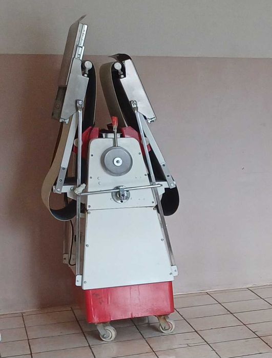 Тесторасскаточная машина