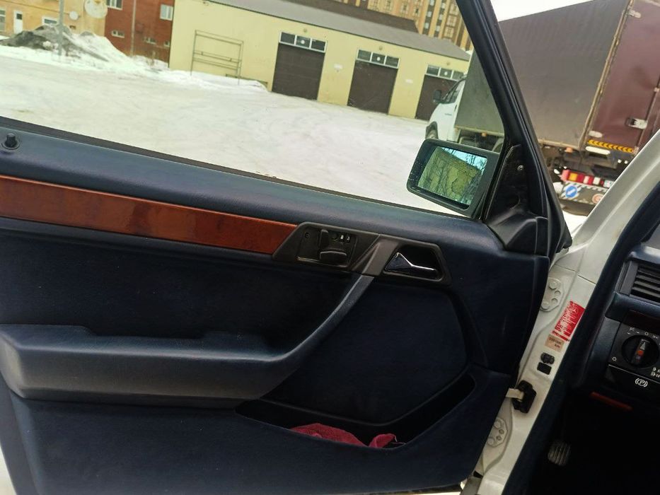 Mercedes E300 4 matic