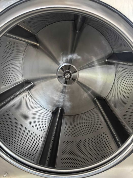 Vând MAȘINĂ DE SPĂLAT industrială 50kg
