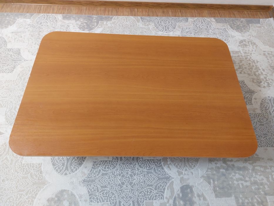 Продам стол  в хорошем состояние