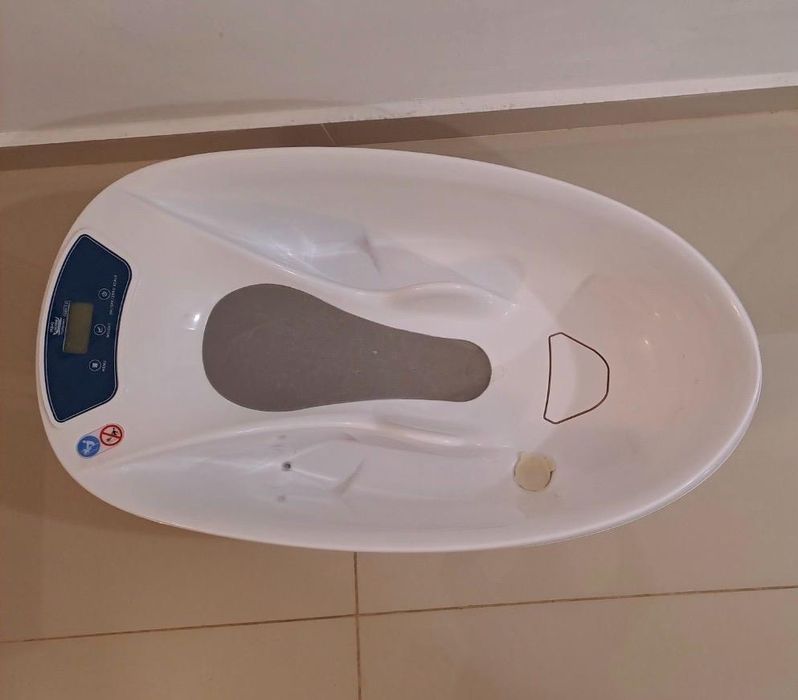 Cadita 3 in 1 cu termometru si cantar Aquascale