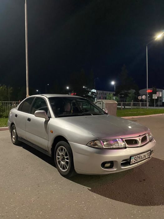 Mitsubishi carisma