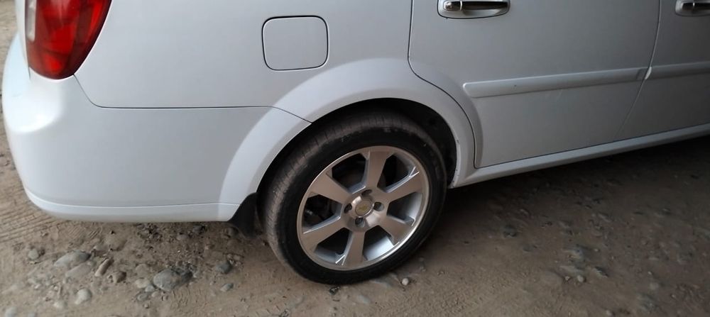 Баллон R17 205/50/17